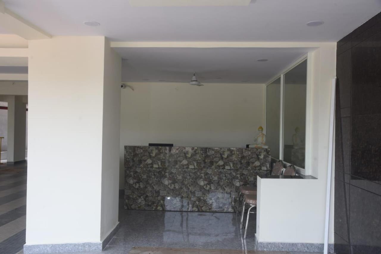 Hotel Paramount Visakhapatnam Zewnętrze zdjęcie
